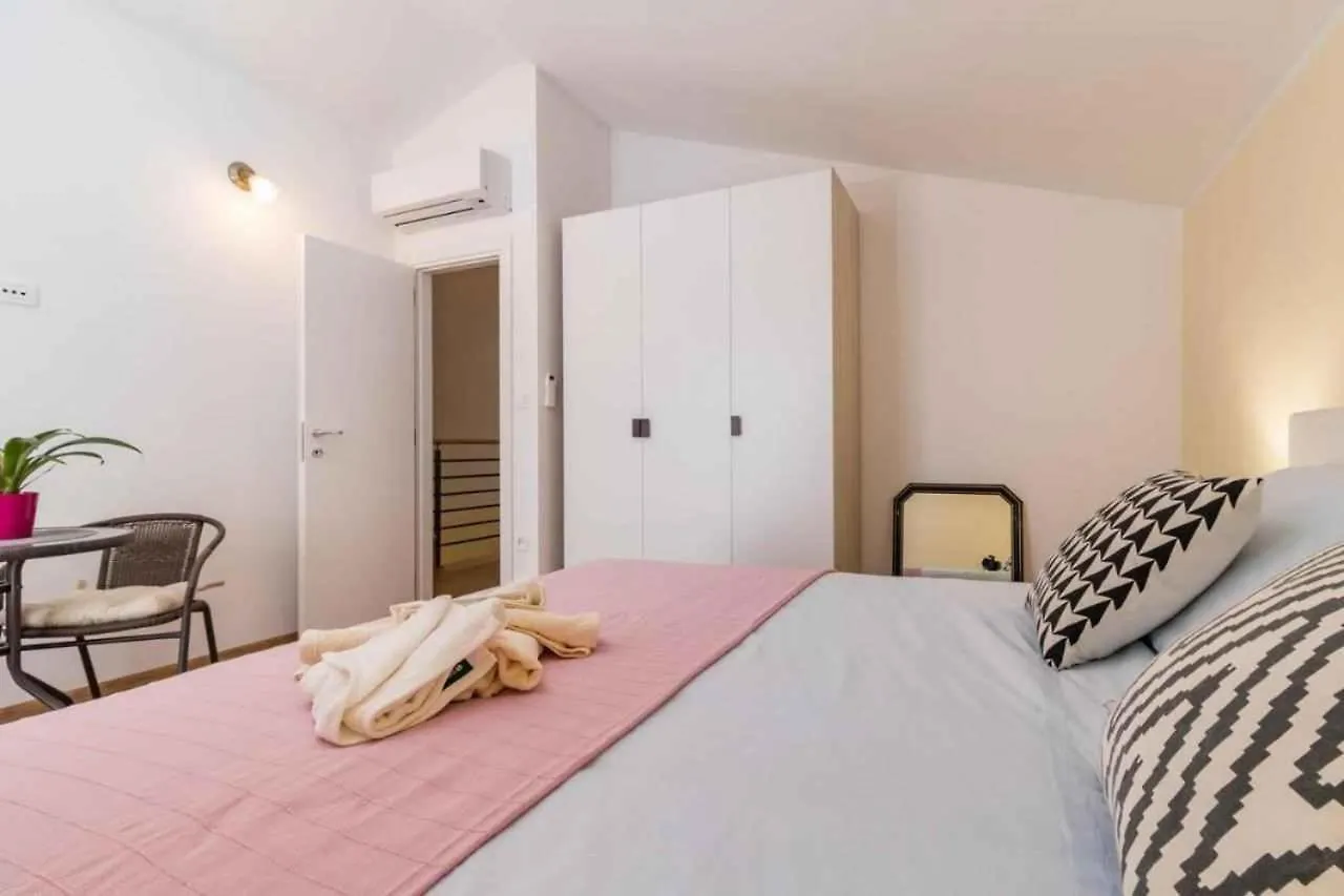 Holiday Home In Jakovici - Istrien 53392 Basici